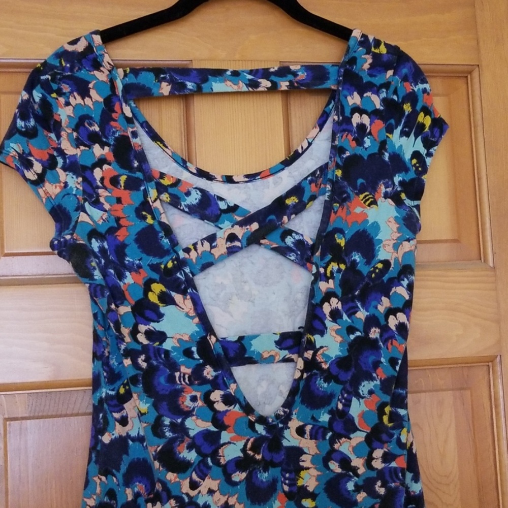 Patterned Bodycon Dress - Picture 3 of 3